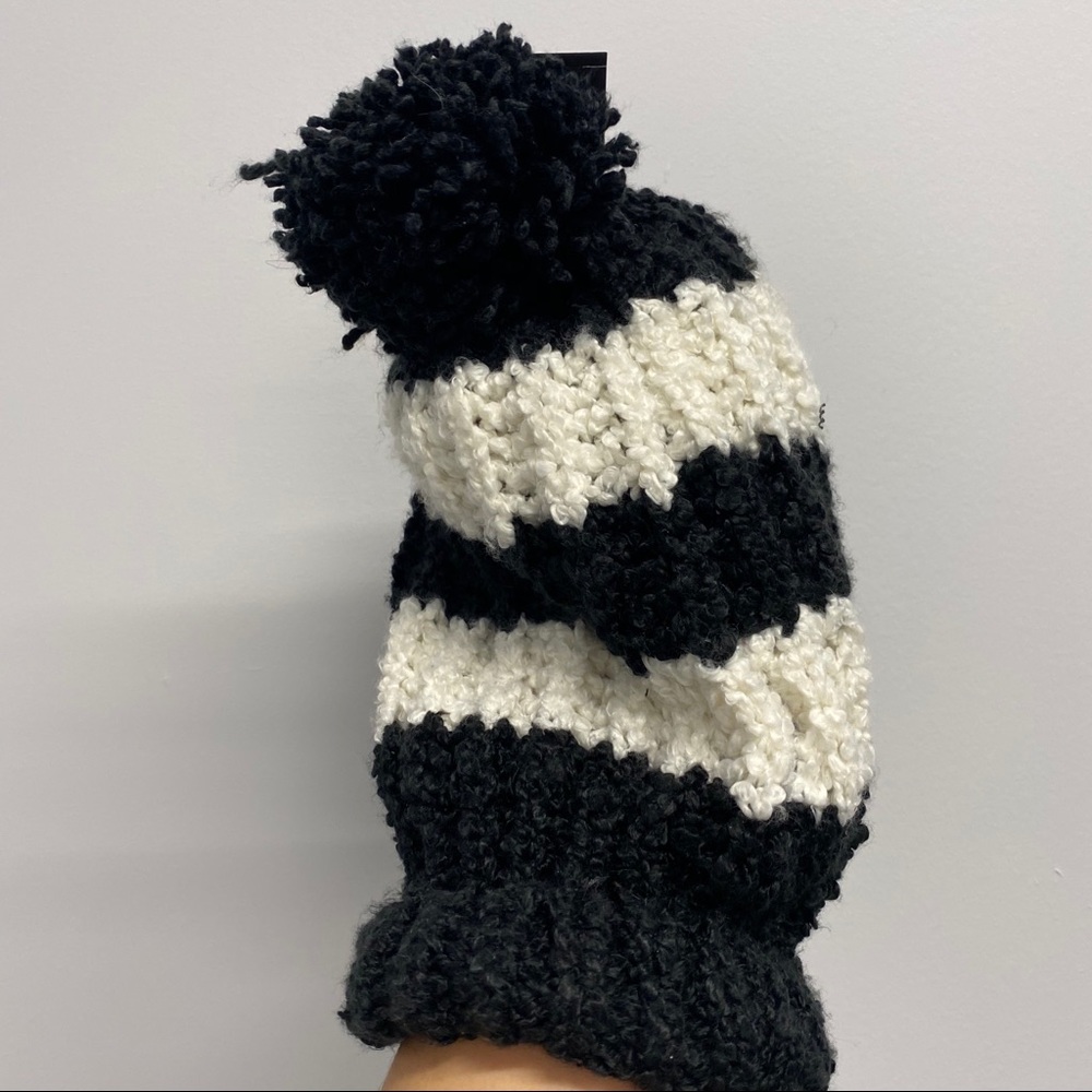 ✨NEW✨ FLOPPY BEANIE / WINTER HAT